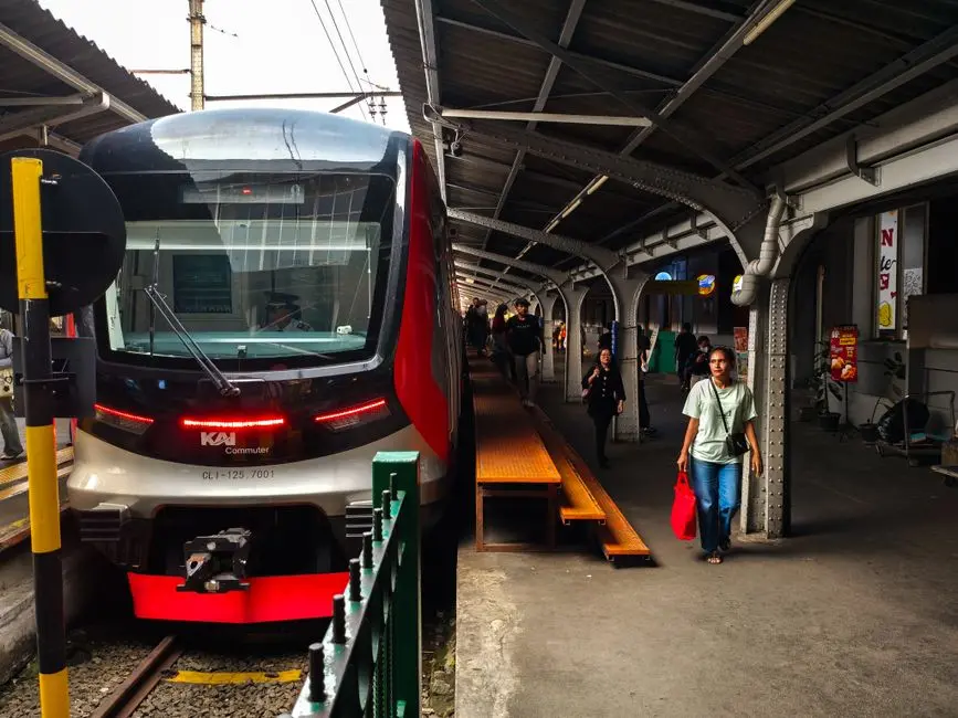 Transportasi Umum yang Kini Lebih Terjangkau dan Terintegrasi