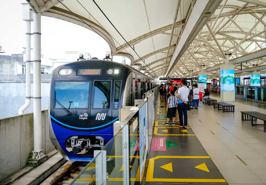 Naik Angkot Tanpa Drama: Cara Praktis Pakai Transportasi Umum